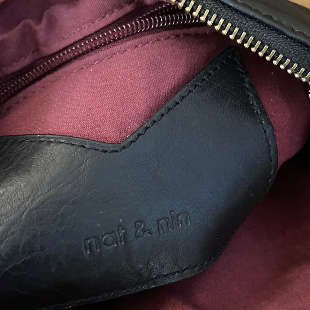 nat & nin  Leather Crossbody Bag - Picture 6 of 11